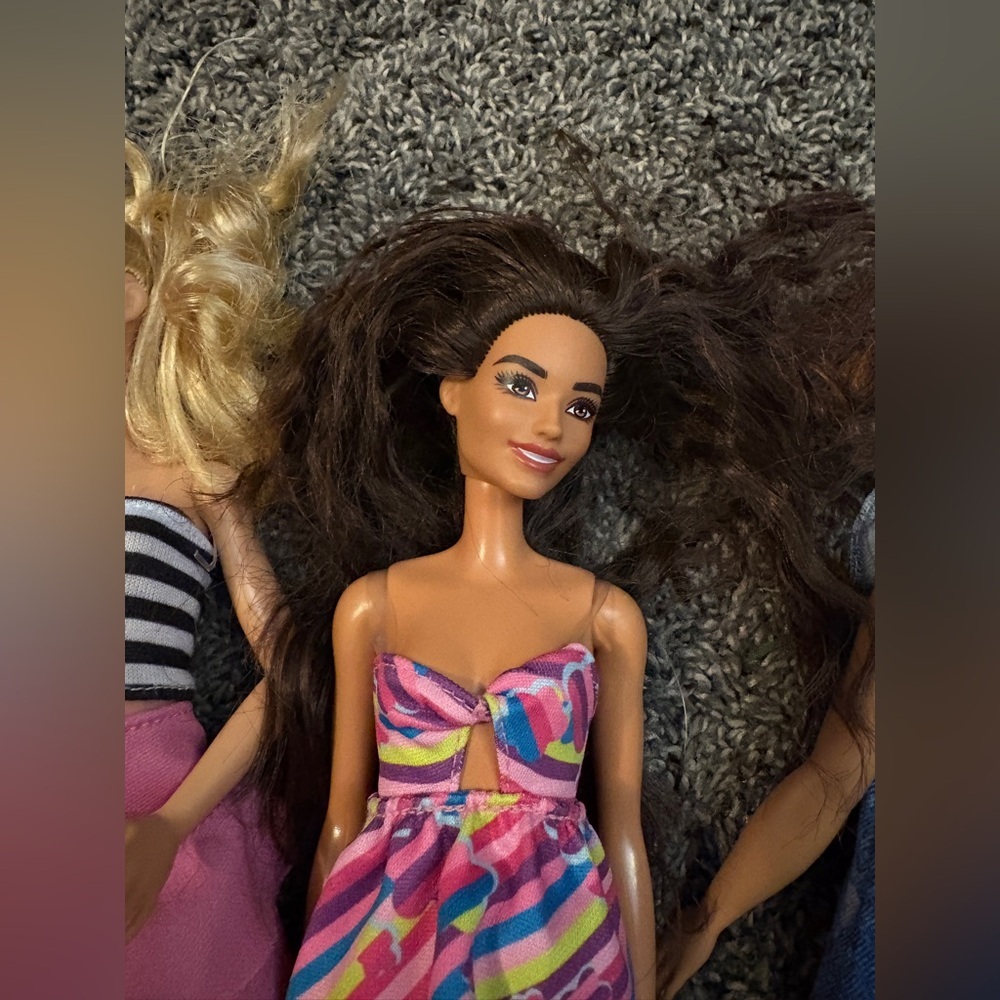 Barbie dolls Lot of 4 Fashionista blend clothes & shoes blonde brunette EUC - Picture 8 of 9